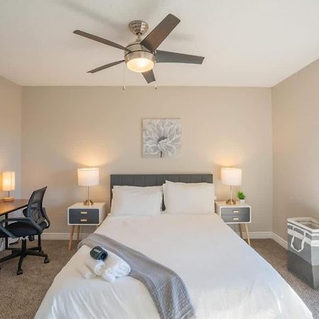 Modern 2Bd - Parking, Gym, Pool - Sleeps 8 - 5 Min Casino Apartment Scottsdale Exterior photo