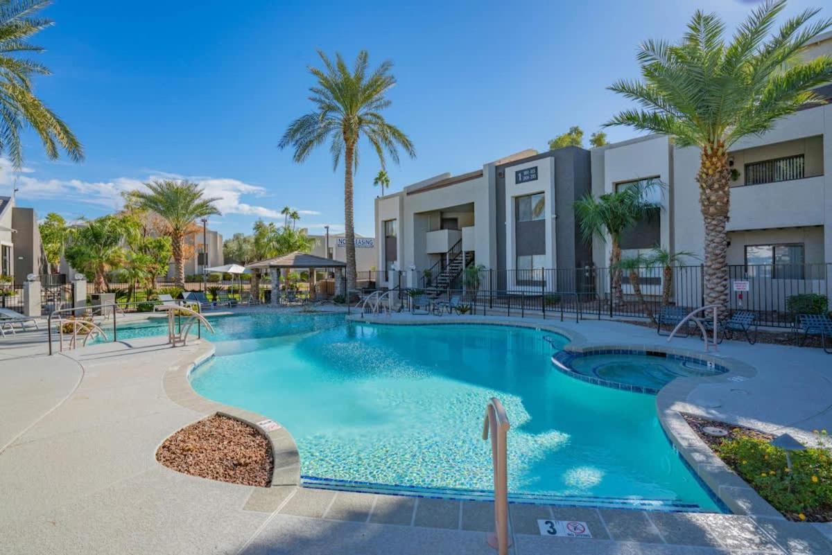 Modern 2Bd - Parking, Gym, Pool - Sleeps 8 - 5 Min Casino Apartment Scottsdale Exterior photo