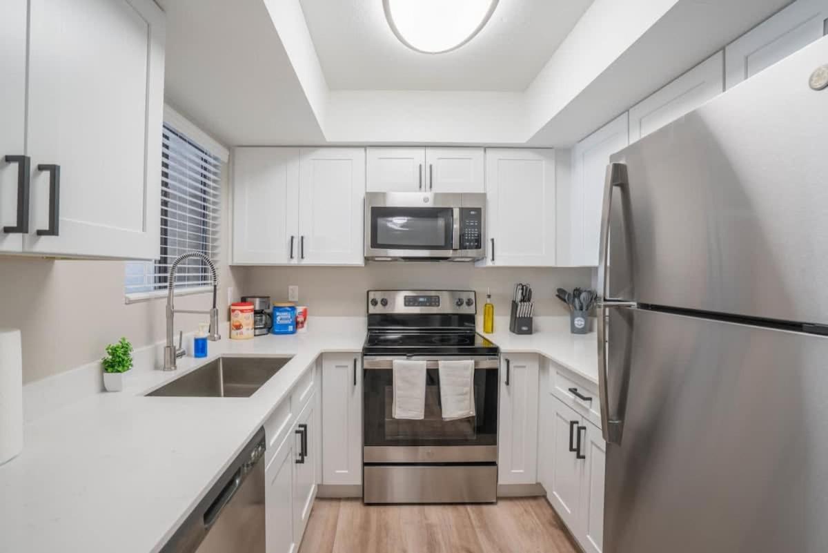 Modern 2Bd - Parking, Gym, Pool - Sleeps 8 - 5 Min Casino Apartment Scottsdale Exterior photo