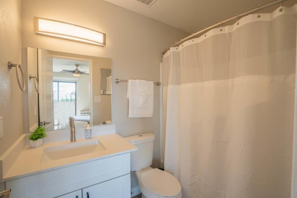 Modern 2Bd - Parking, Gym, Pool - Sleeps 8 - 5 Min Casino Apartment Scottsdale Exterior photo
