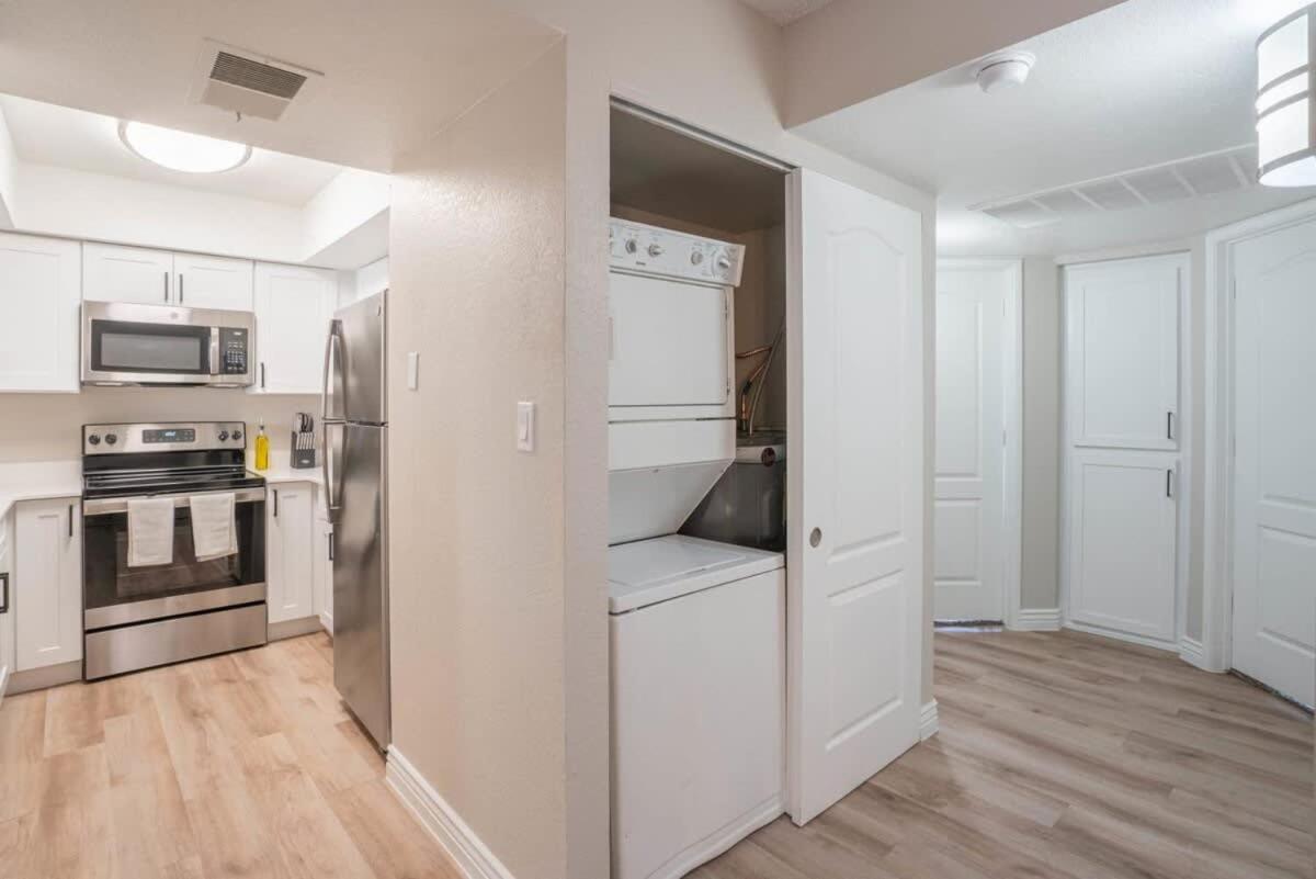 Modern 2Bd - Parking, Gym, Pool - Sleeps 8 - 5 Min Casino Apartment Scottsdale Exterior photo