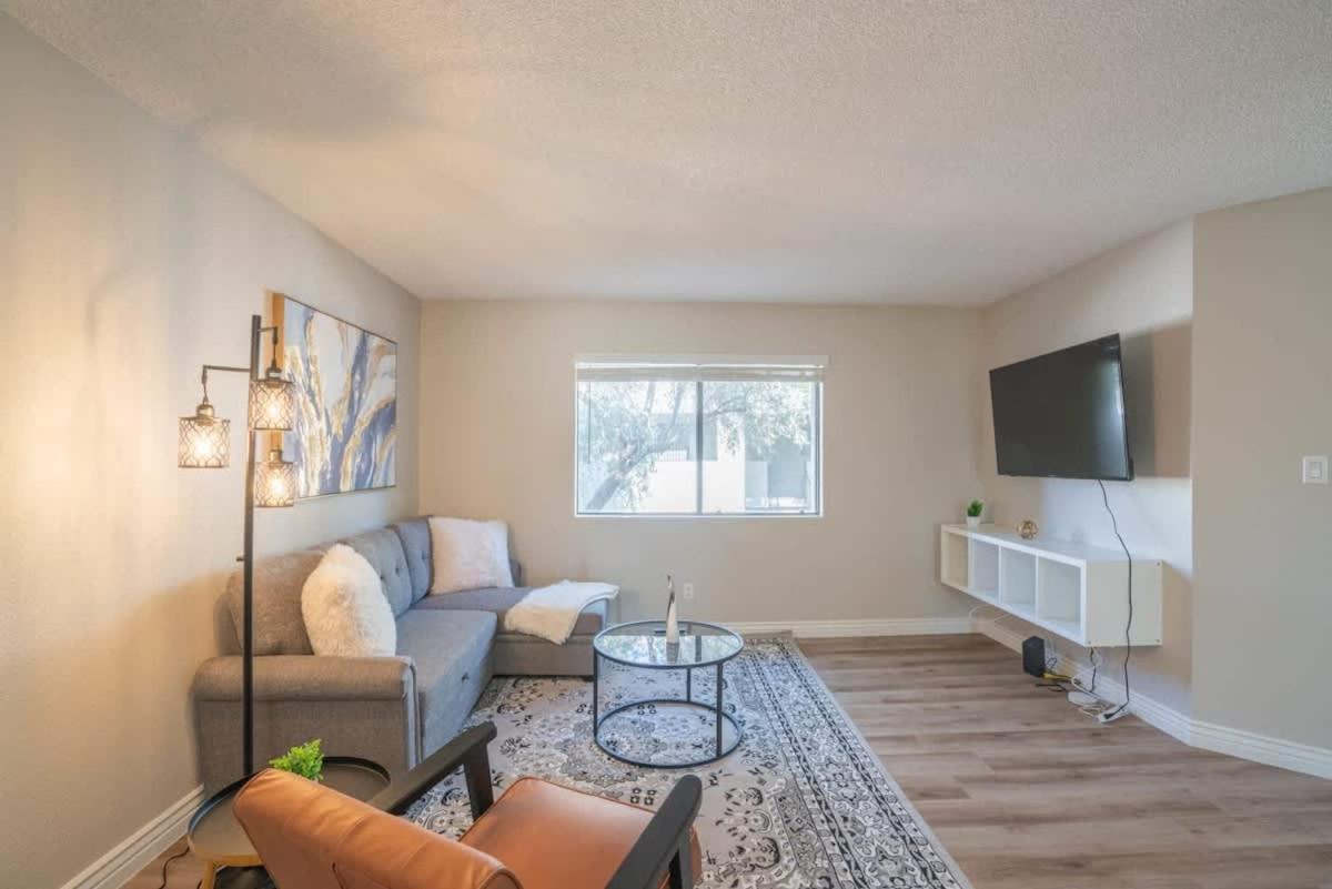 Modern 2Bd - Parking, Gym, Pool - Sleeps 8 - 5 Min Casino Apartment Scottsdale Exterior photo